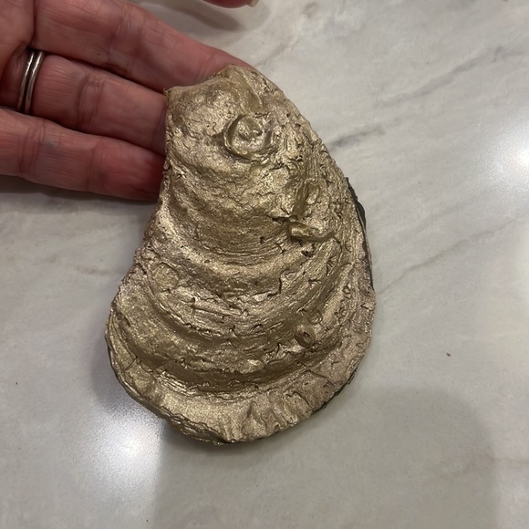 Hand Crafted Decoupage Oyster Shell - Picture 5 of 9